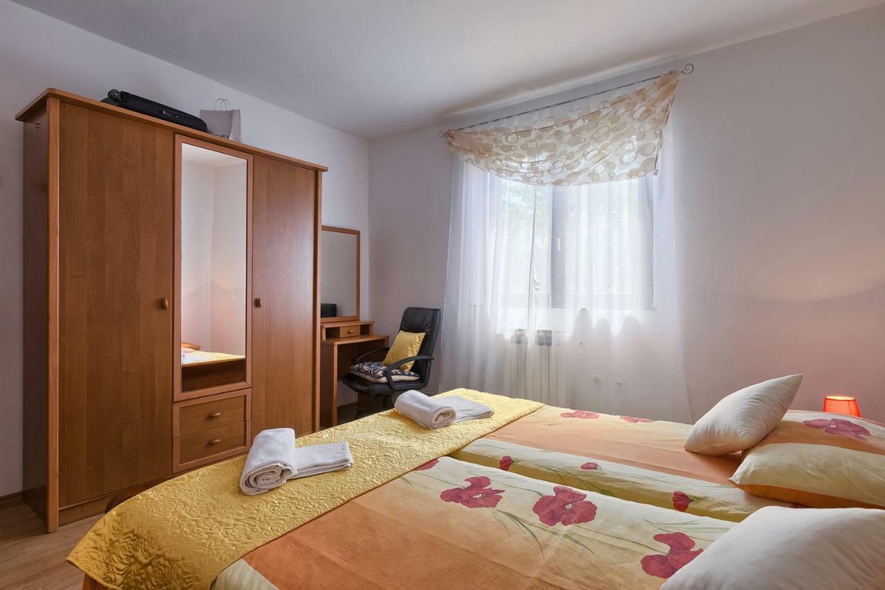 Apartman D&D, Dvorine 63 Banjole Exteriör bild