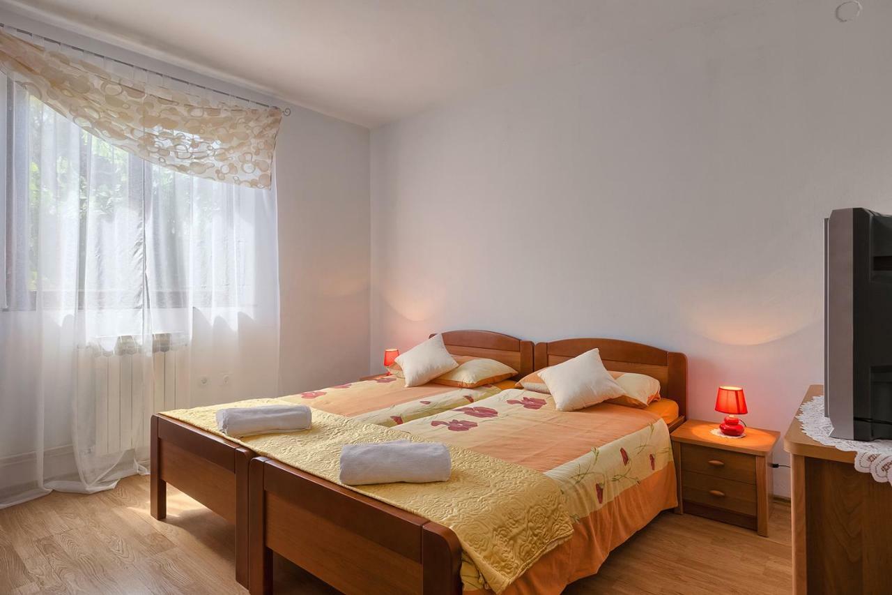 Apartman D&D, Dvorine 63 Banjole Exteriör bild