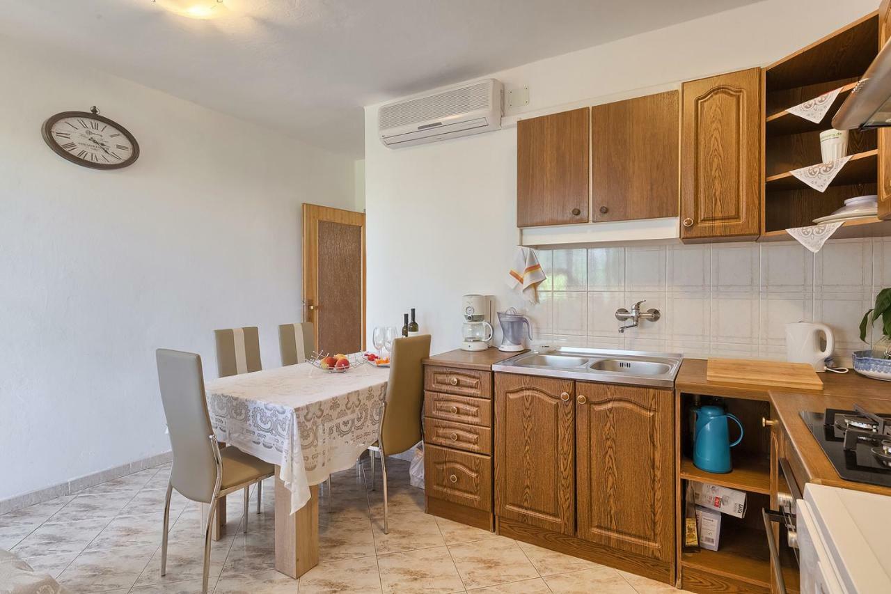 Apartman D&D, Dvorine 63 Banjole Exteriör bild