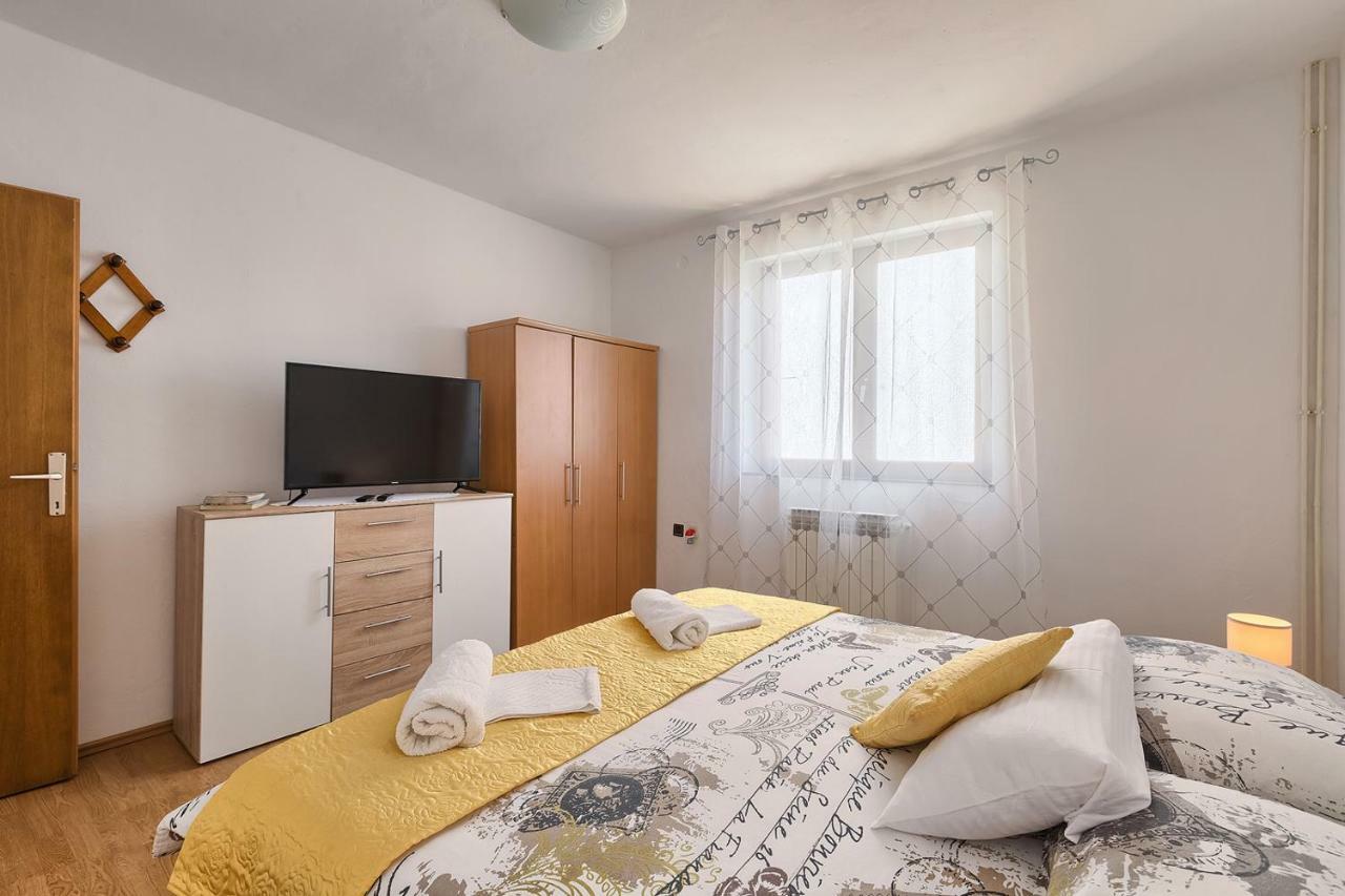 Apartman D&D, Dvorine 63 Banjole Exteriör bild